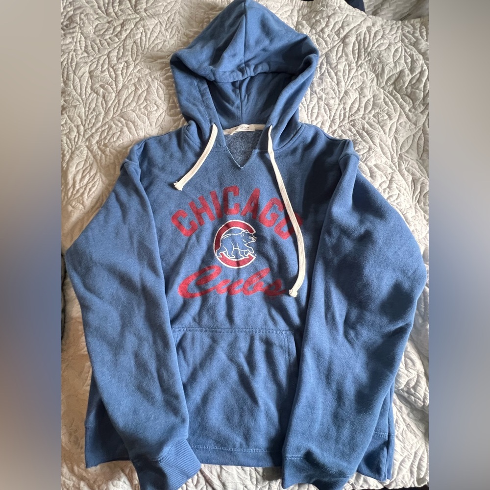 Women’s Chicago Cubs hoodie Medium’47 Brand NEW